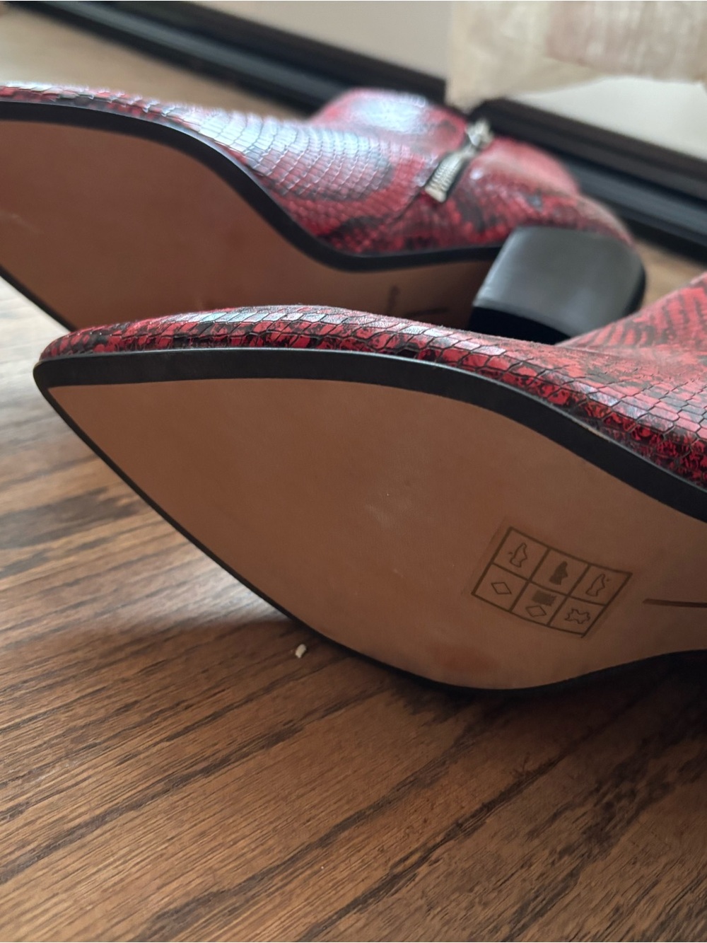 New Dolce Vita Red Snake-Print Pointed Ankle Boots - Picture 4 of 4